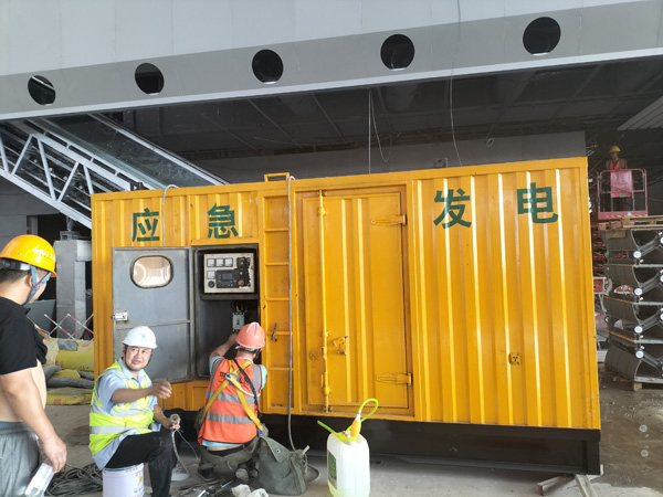 路桥怎样判断空气滤清器是否需要更换？